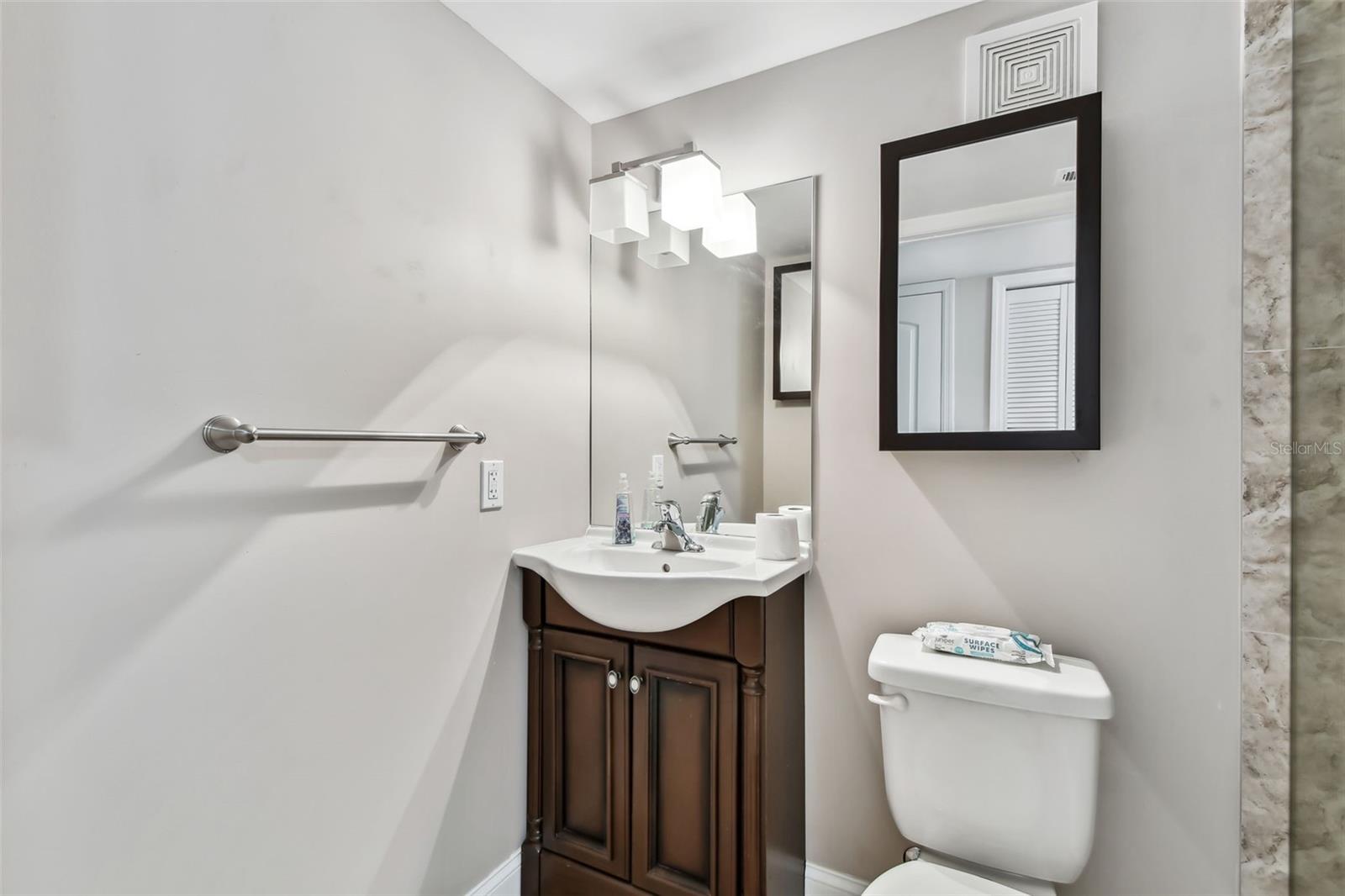 7701 STARKEY RD #105, SEMINOLE, FL, 33777