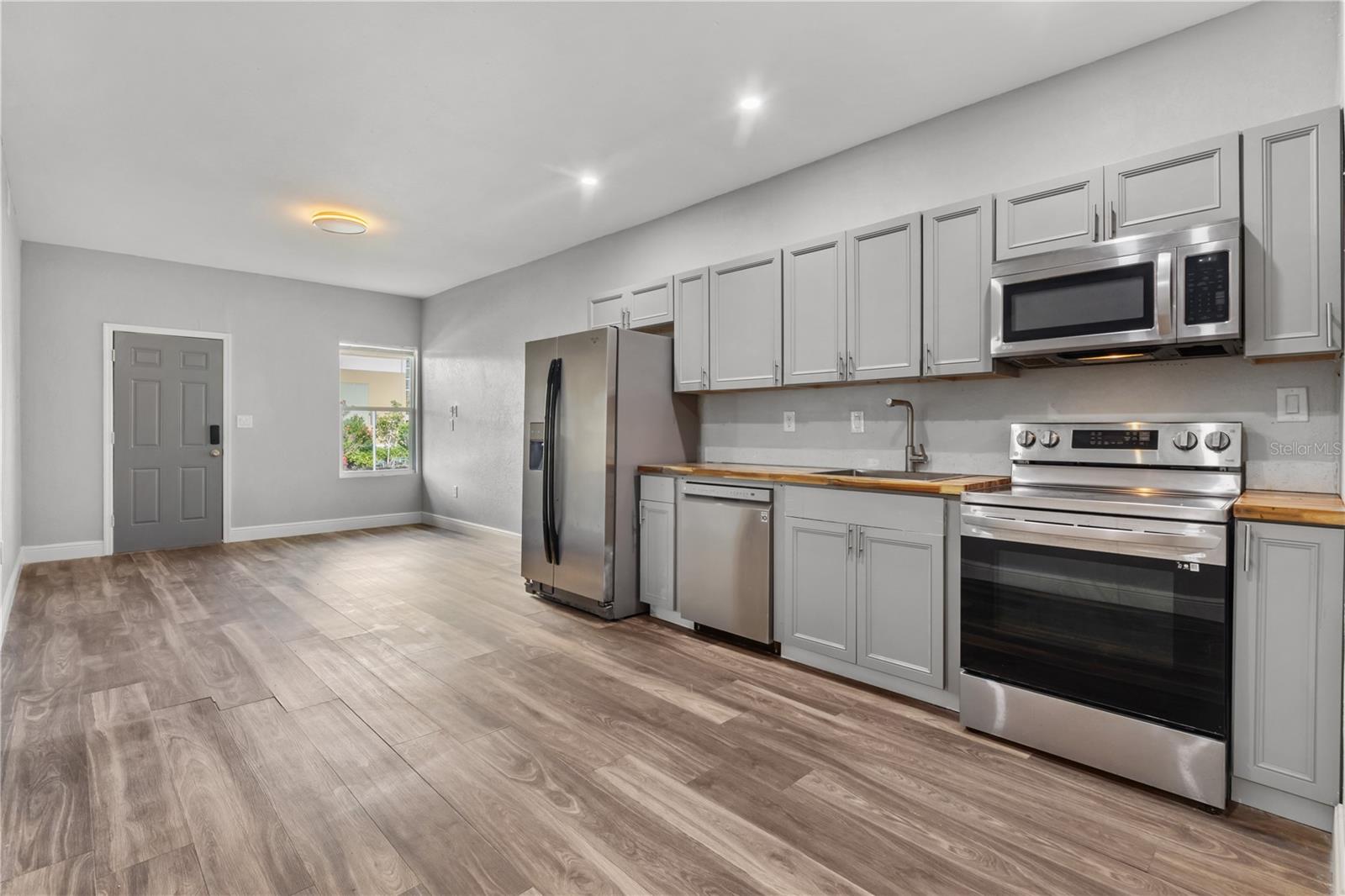 701 N GRANDVIEW AVE, DAYTONA BEACH, FL, 32118