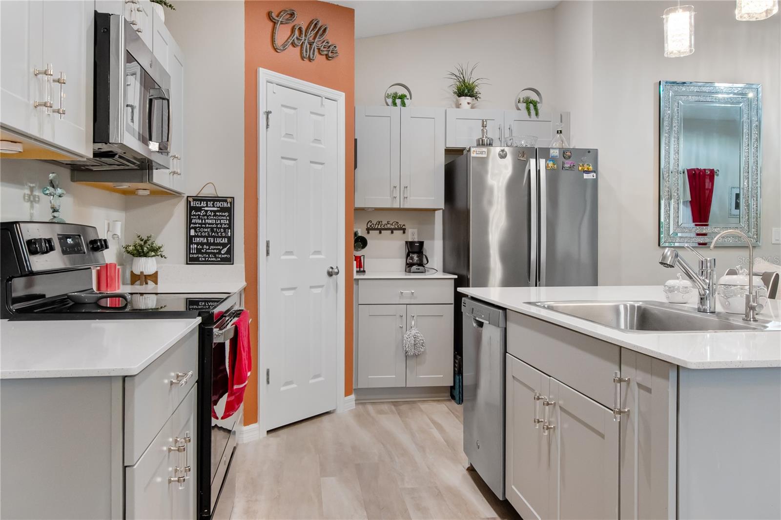 5681 ARLINGTON RIVER DR, LAKELAND, FL, 33811