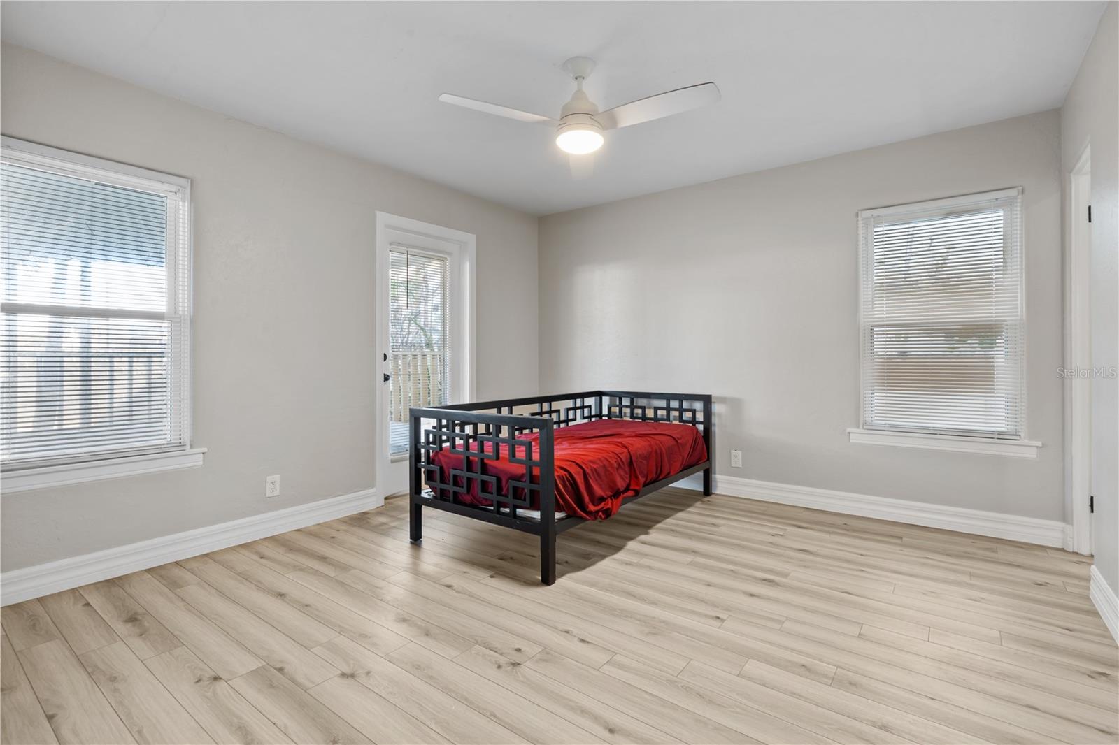 718 N GRANDVIEW AVE, DAYTONA BEACH, FL, 32118