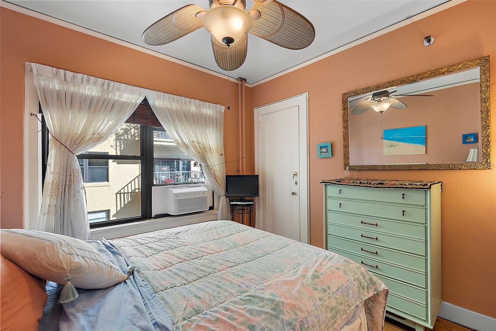 130 4TH AVE N #414, ST PETERSBURG, FL, 33701