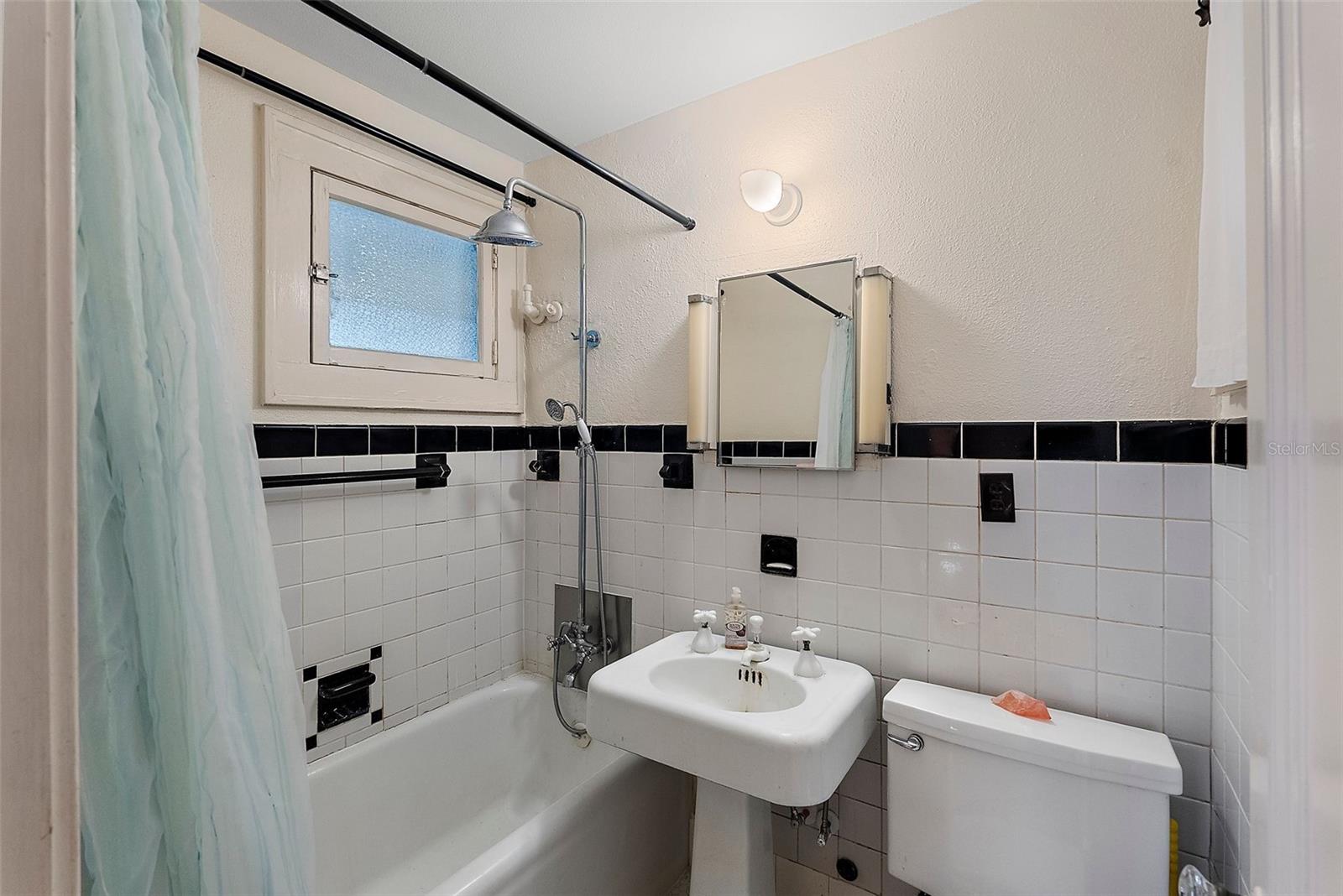 130 4TH AVE N #414, ST PETERSBURG, FL, 33701