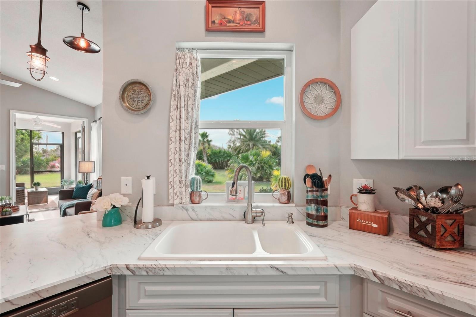 102 LINDA LEE DR, ROTONDA WEST, FL, 33947