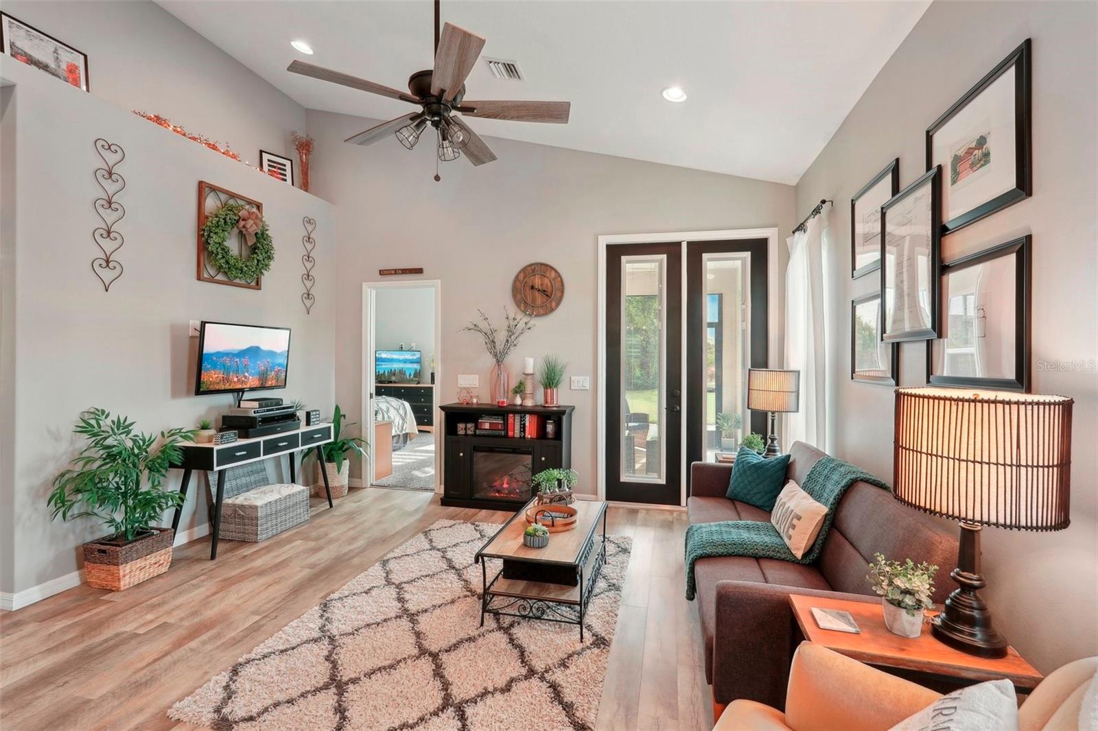 102 LINDA LEE DR, ROTONDA WEST, FL, 33947