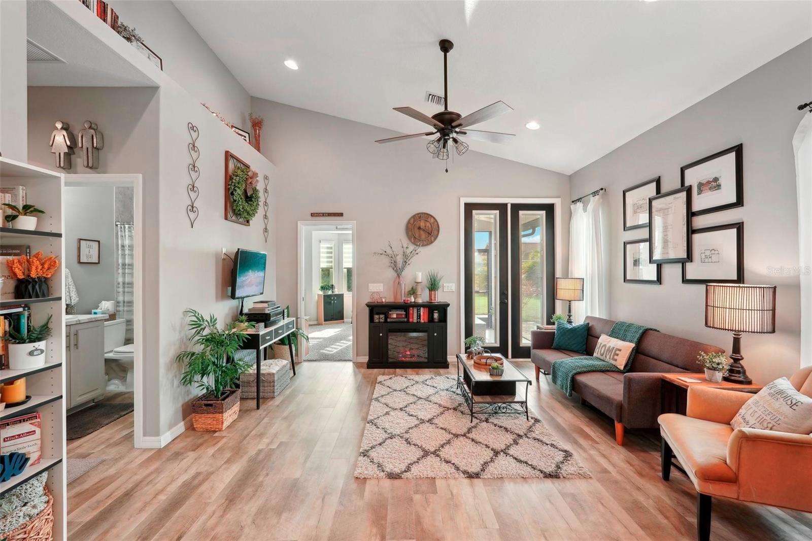 102 LINDA LEE DR, ROTONDA WEST, FL, 33947