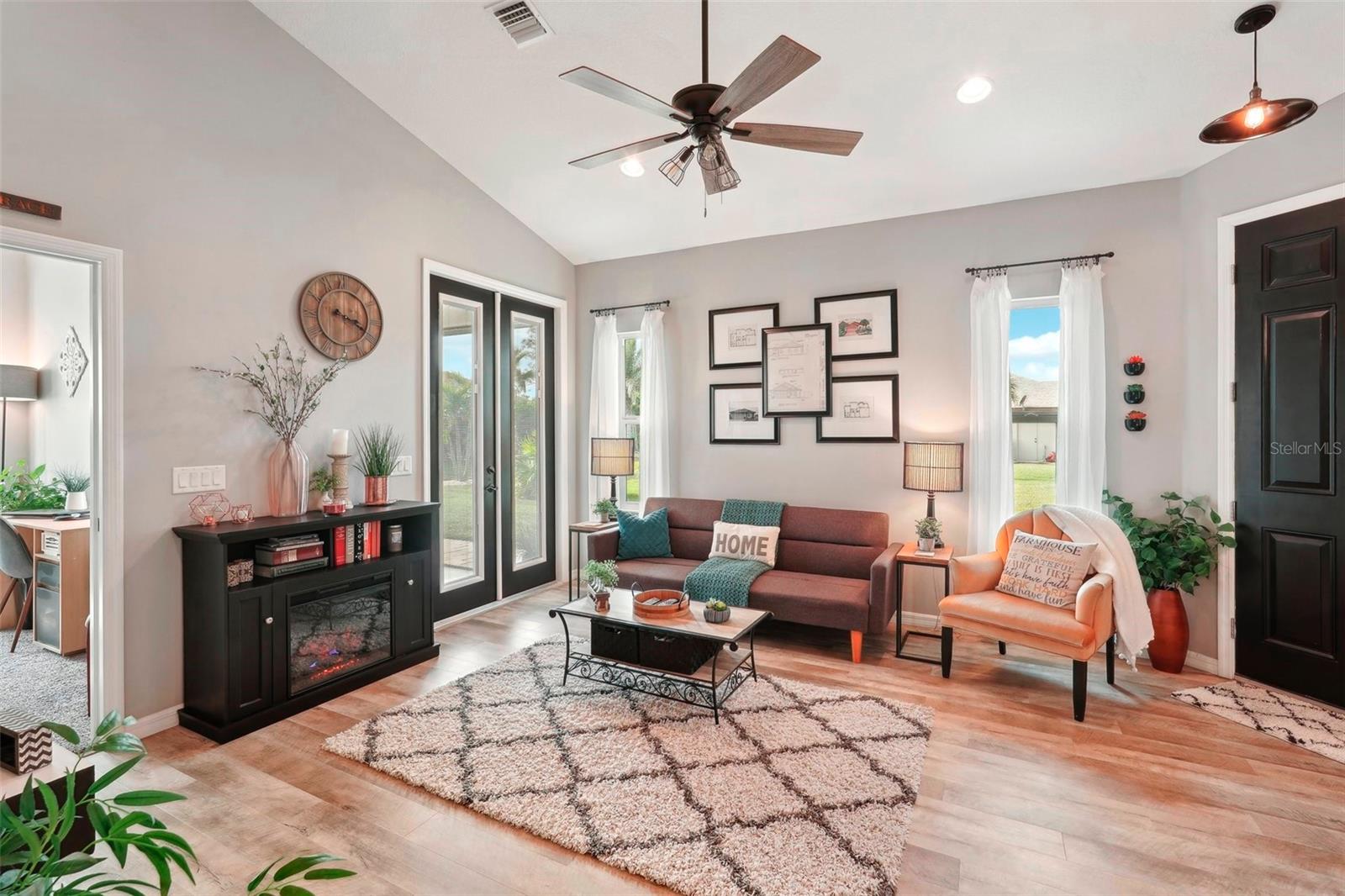 102 LINDA LEE DR, ROTONDA WEST, FL, 33947