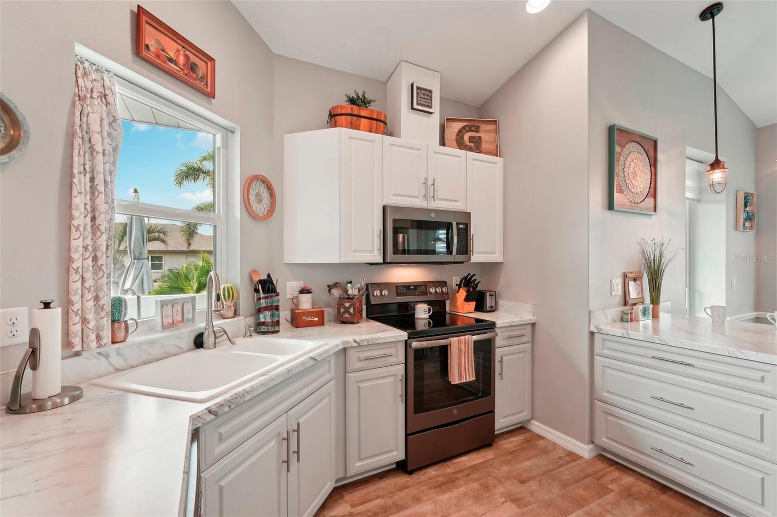 102 LINDA LEE DR, ROTONDA WEST, FL, 33947