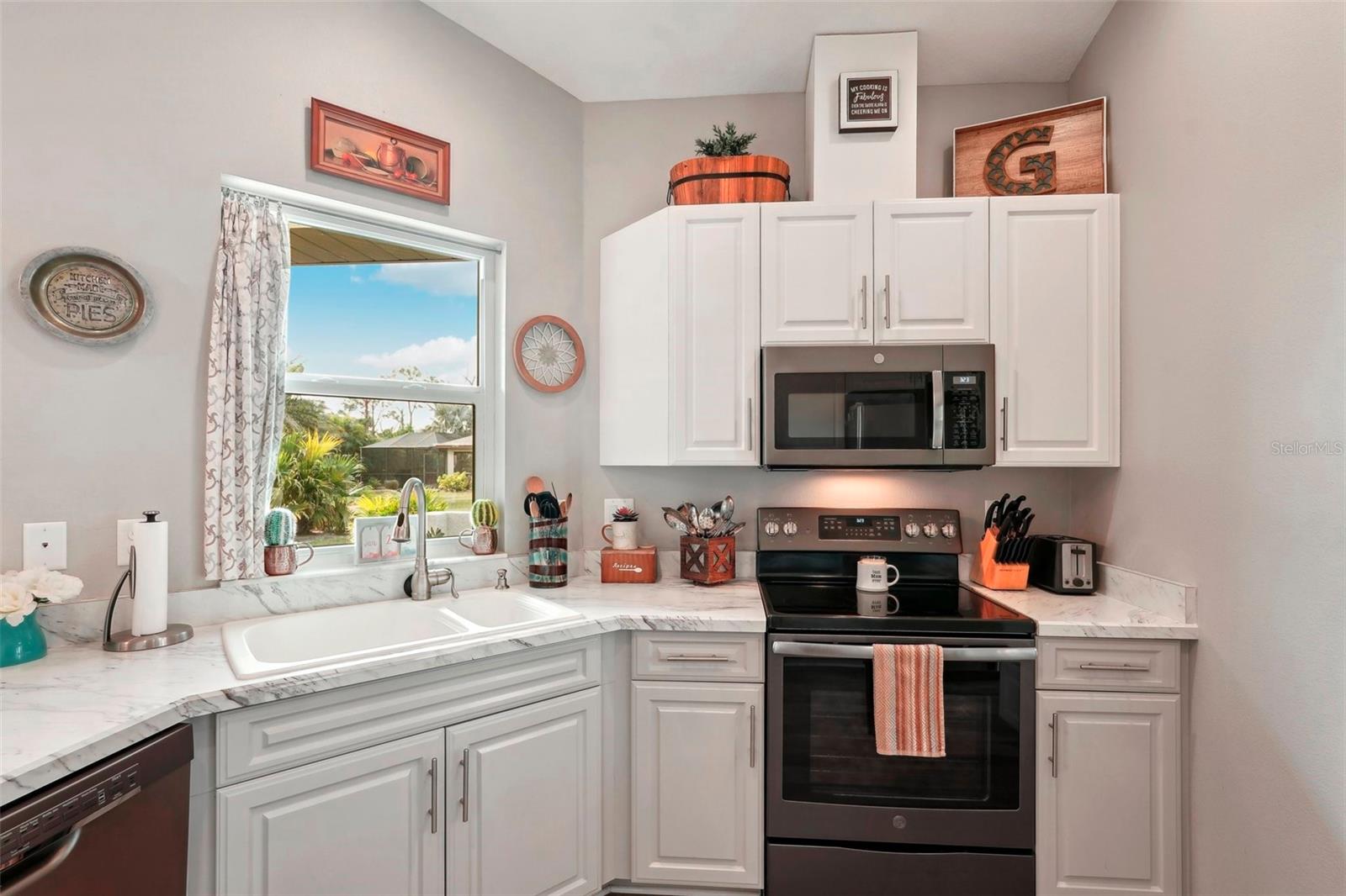 102 LINDA LEE DR, ROTONDA WEST, FL, 33947