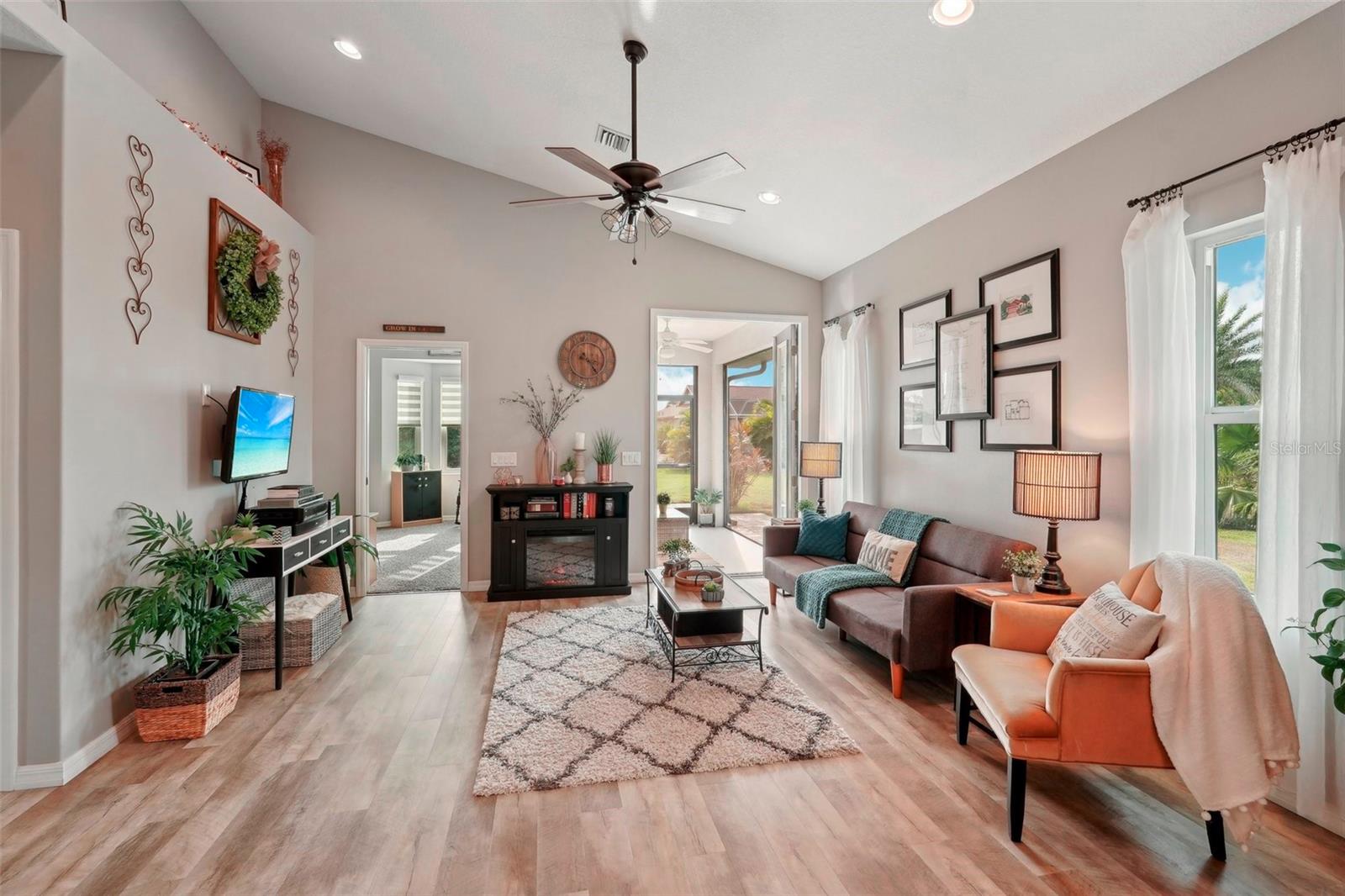 102 LINDA LEE DR, ROTONDA WEST, FL, 33947