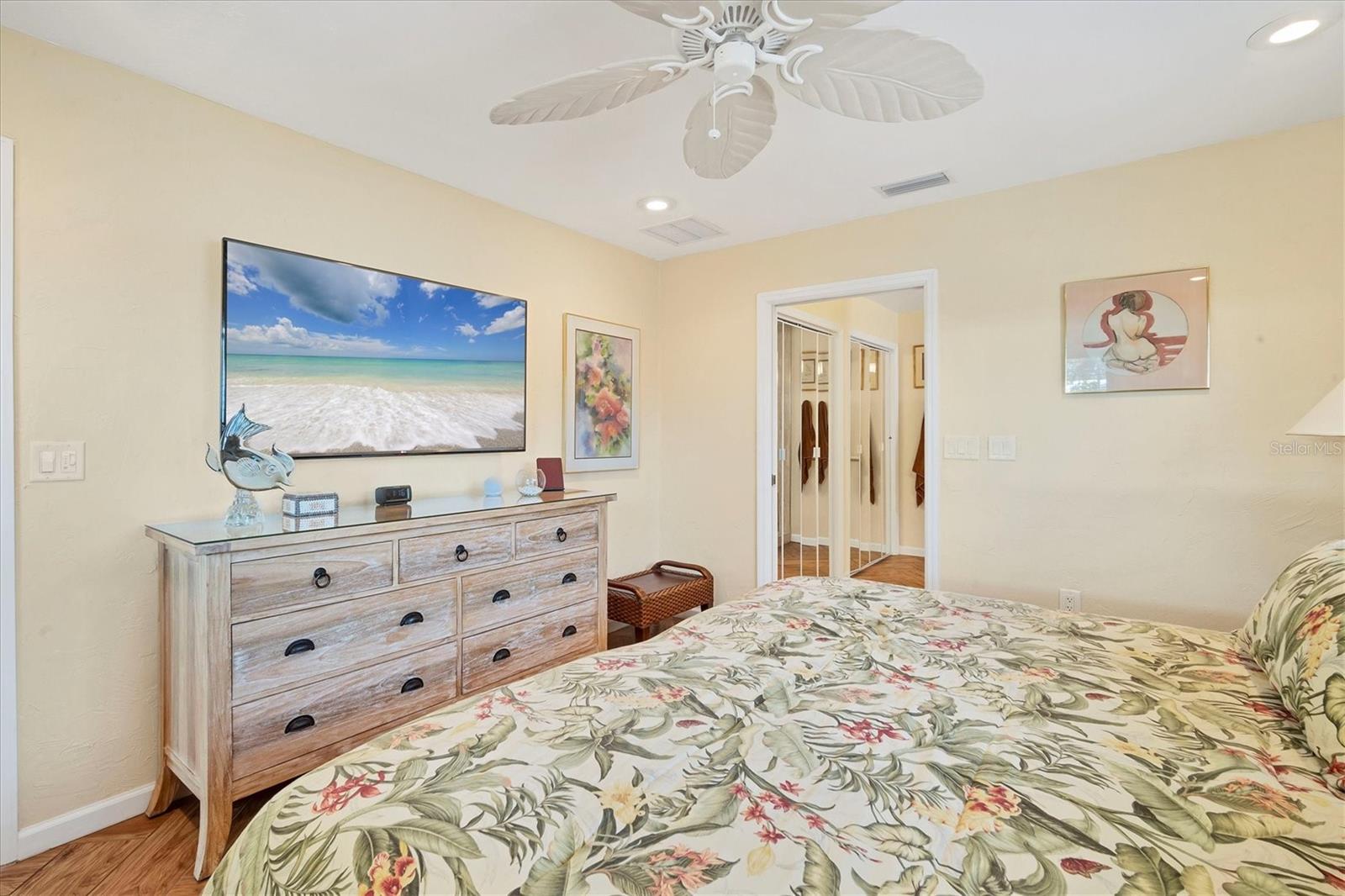 2424 POST RD, SARASOTA, FL, 34231