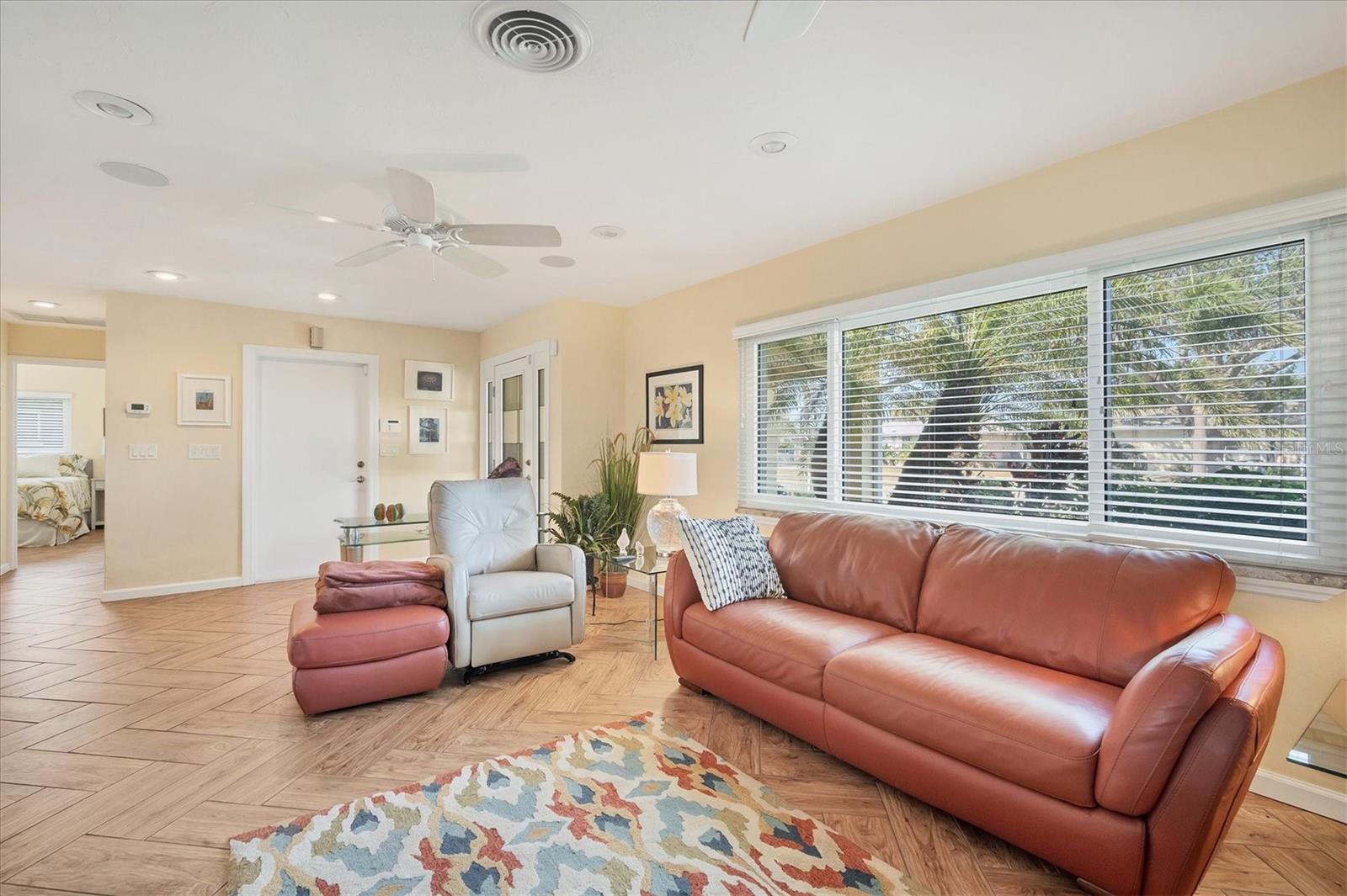 2424 POST RD, SARASOTA, FL, 34231