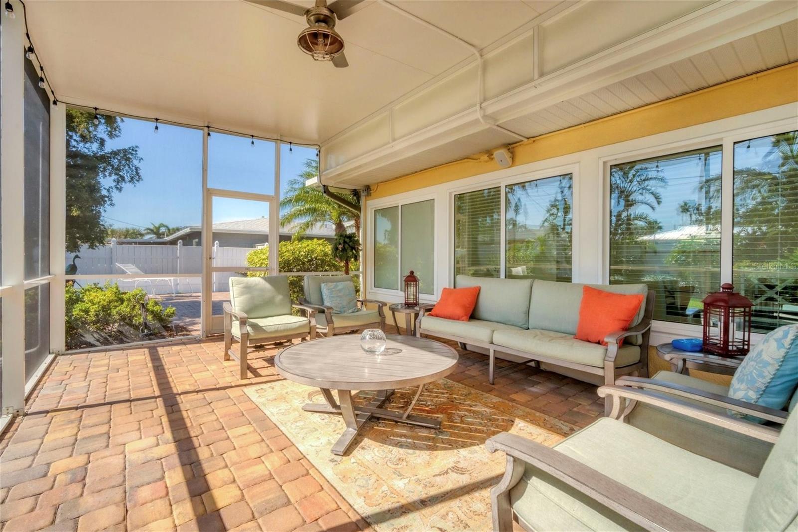 2424 POST RD, SARASOTA, FL, 34231