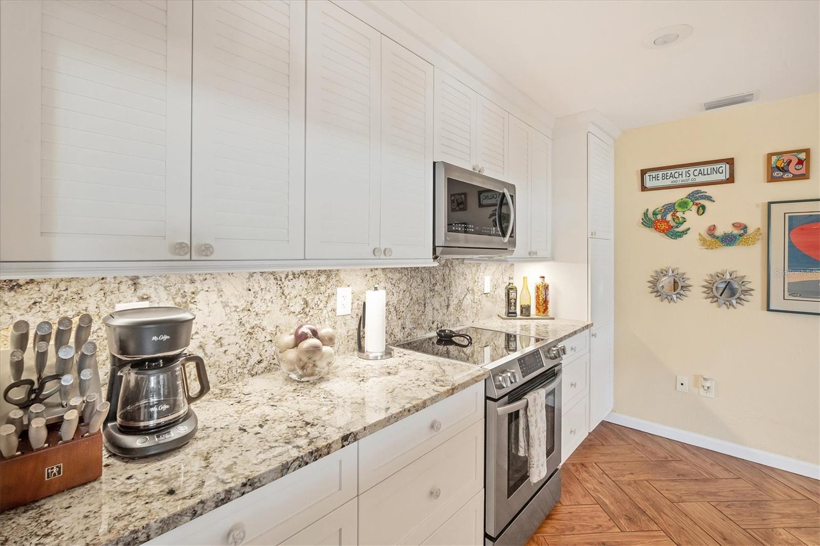 2424 POST RD, SARASOTA, FL, 34231