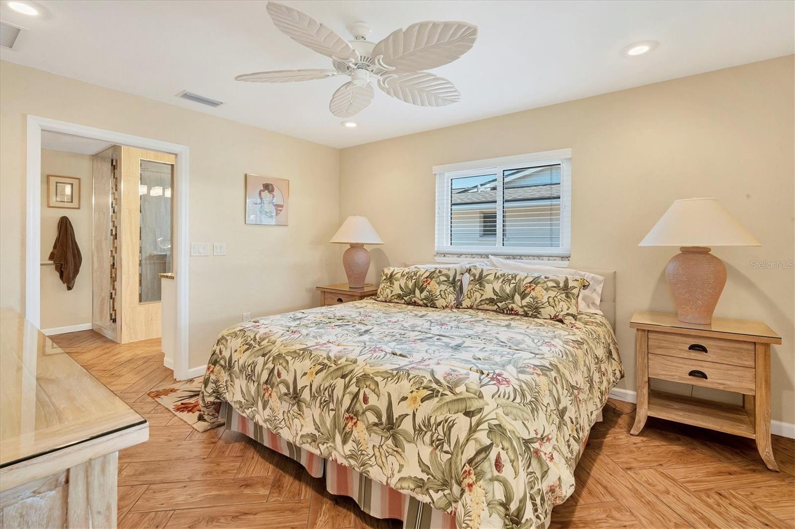 2424 POST RD, SARASOTA, FL, 34231