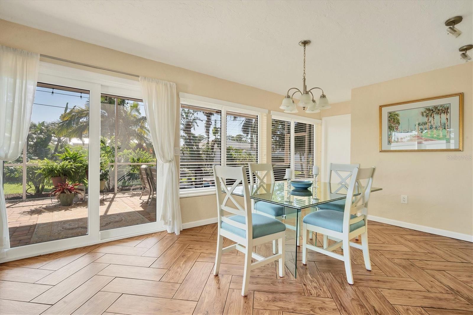 2424 POST RD, SARASOTA, FL, 34231