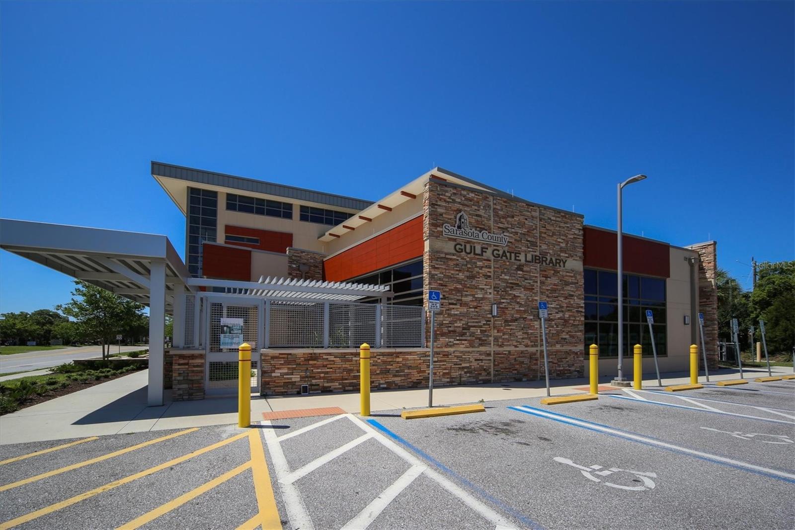 2424 POST RD, SARASOTA, FL, 34231