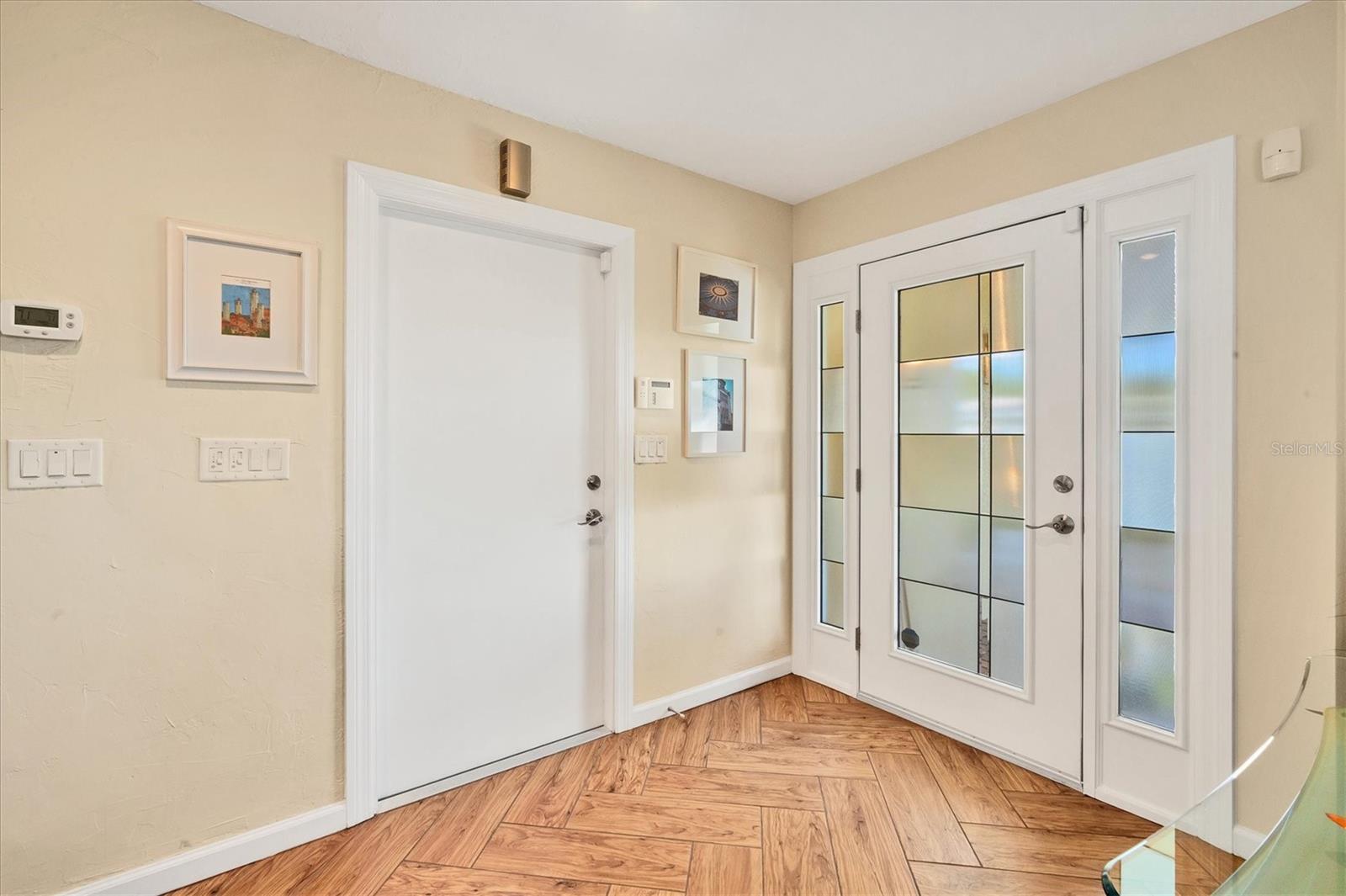 2424 POST RD, SARASOTA, FL, 34231