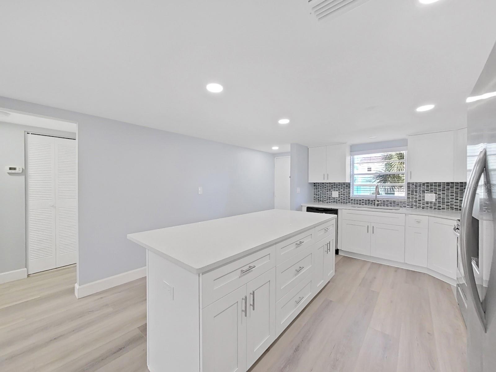 8 GLENCOE PL #208, DUNEDIN, FL, 34698
