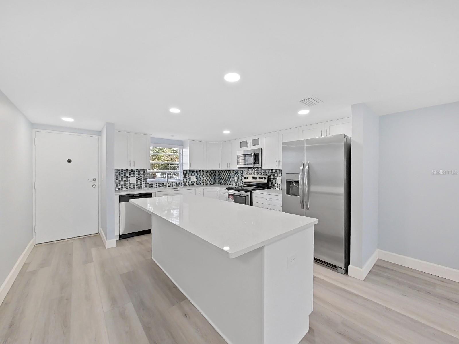 8 GLENCOE PL #208, DUNEDIN, FL, 34698