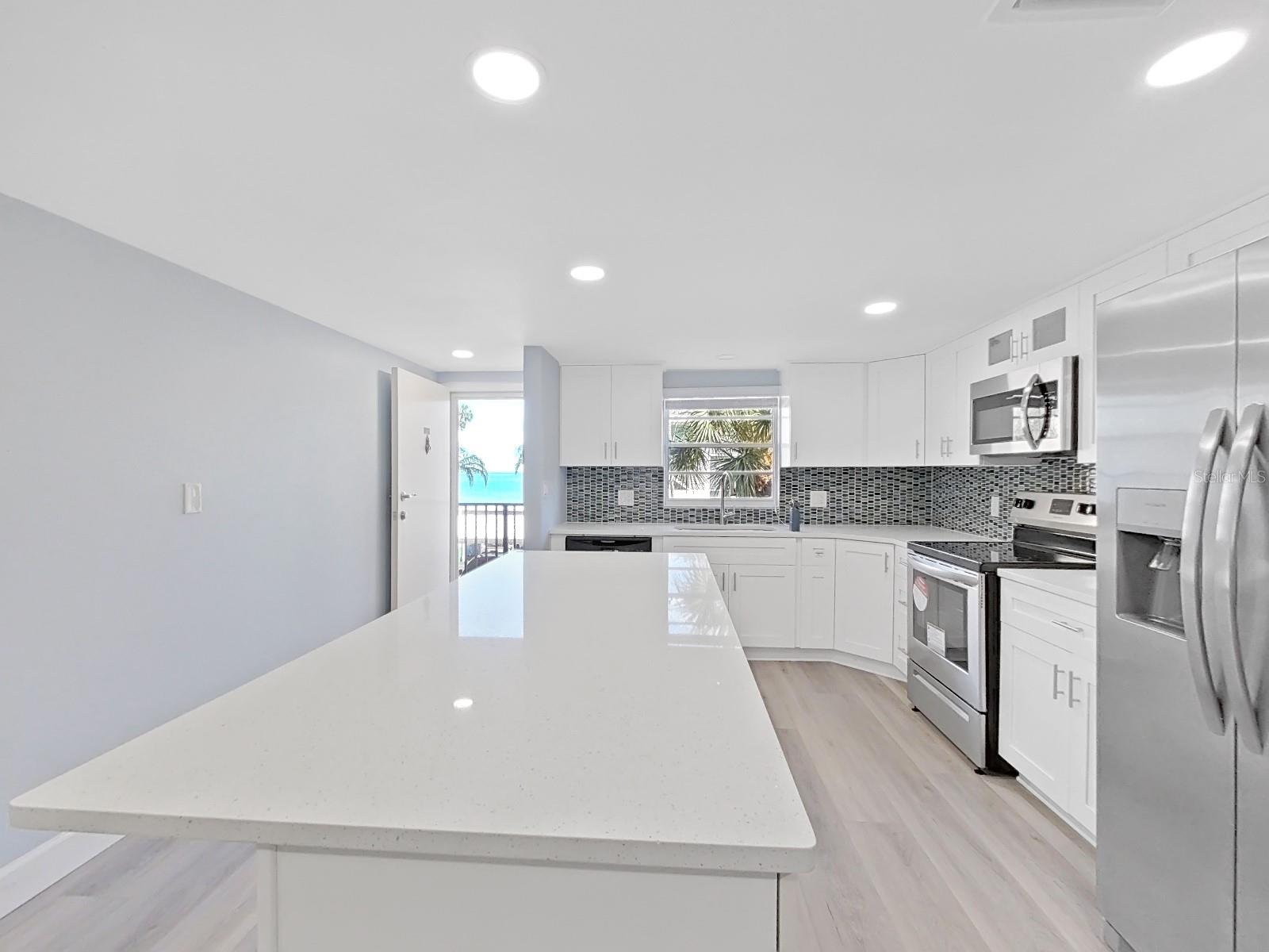 8 GLENCOE PL #208, DUNEDIN, FL, 34698