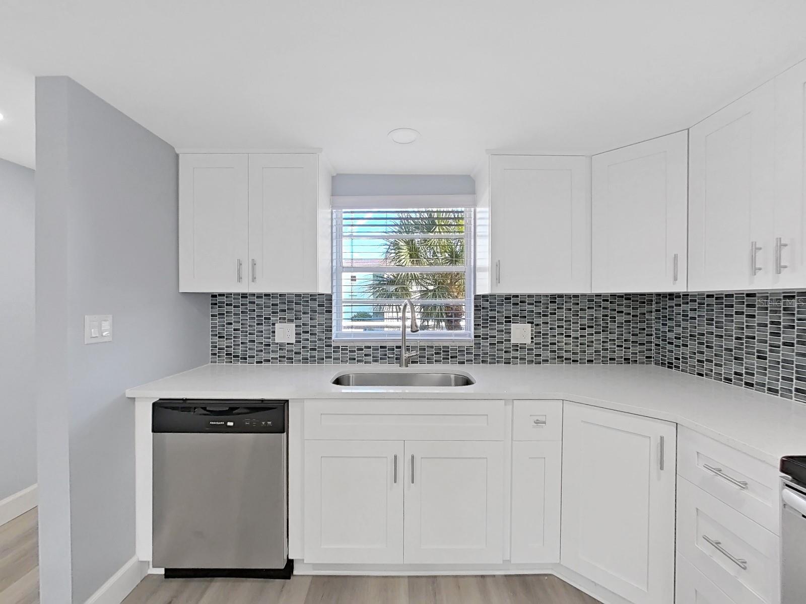 8 GLENCOE PL #208, DUNEDIN, FL, 34698