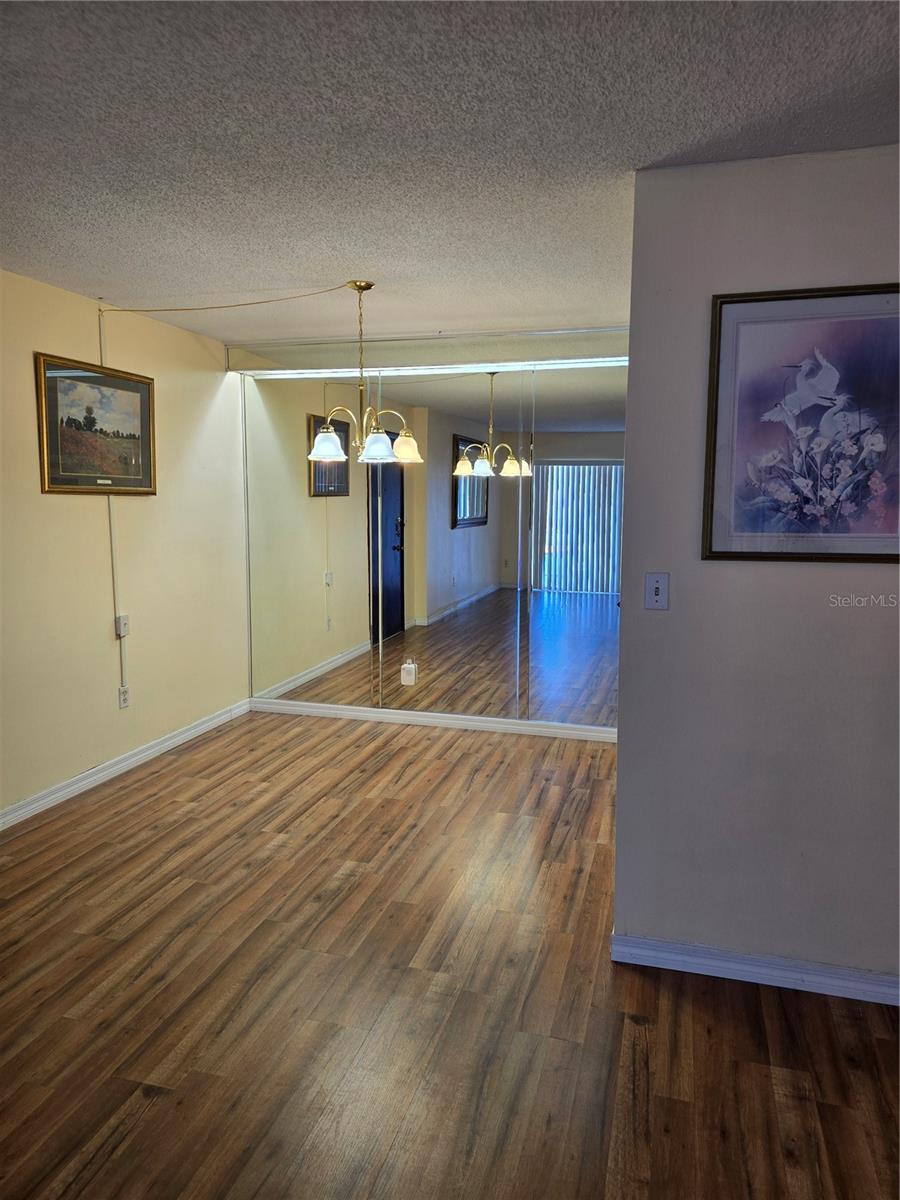 957 W OAKRIDGE RD #957-D, ORLANDO, FL, 32809