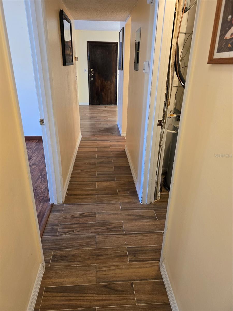 957 W OAKRIDGE RD #957-D, ORLANDO, FL, 32809