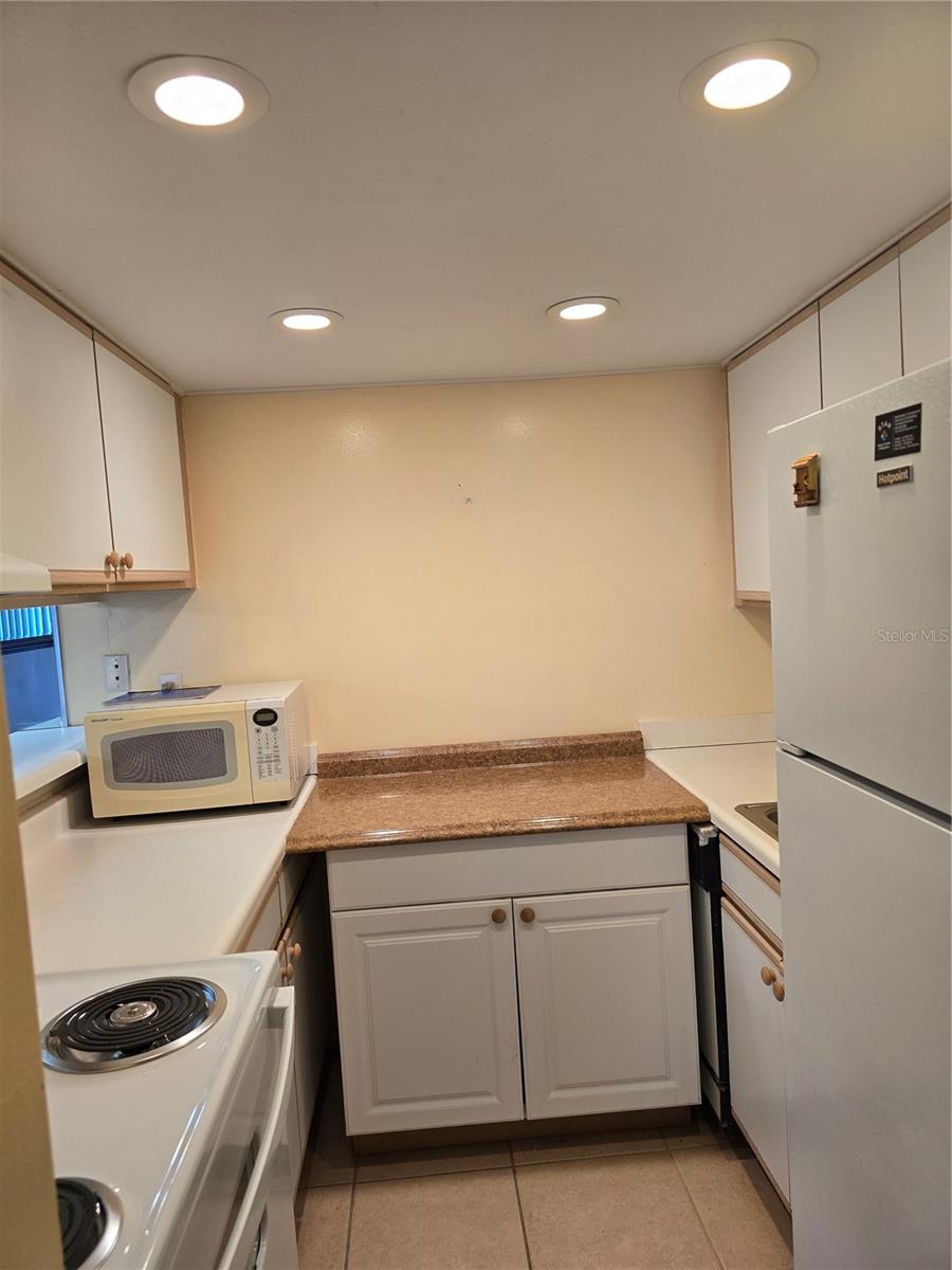 957 W OAKRIDGE RD #957-D, ORLANDO, FL, 32809
