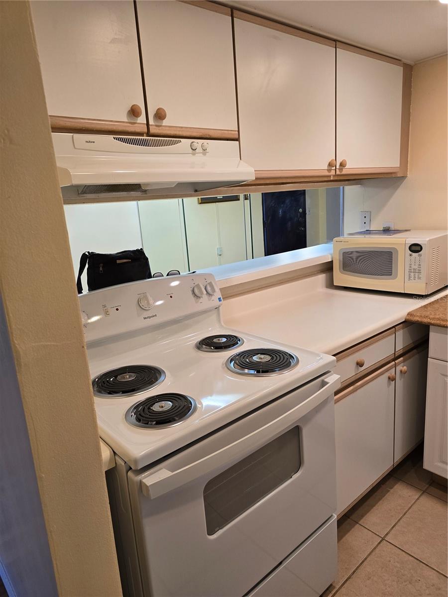 957 W OAKRIDGE RD #957-D, ORLANDO, FL, 32809