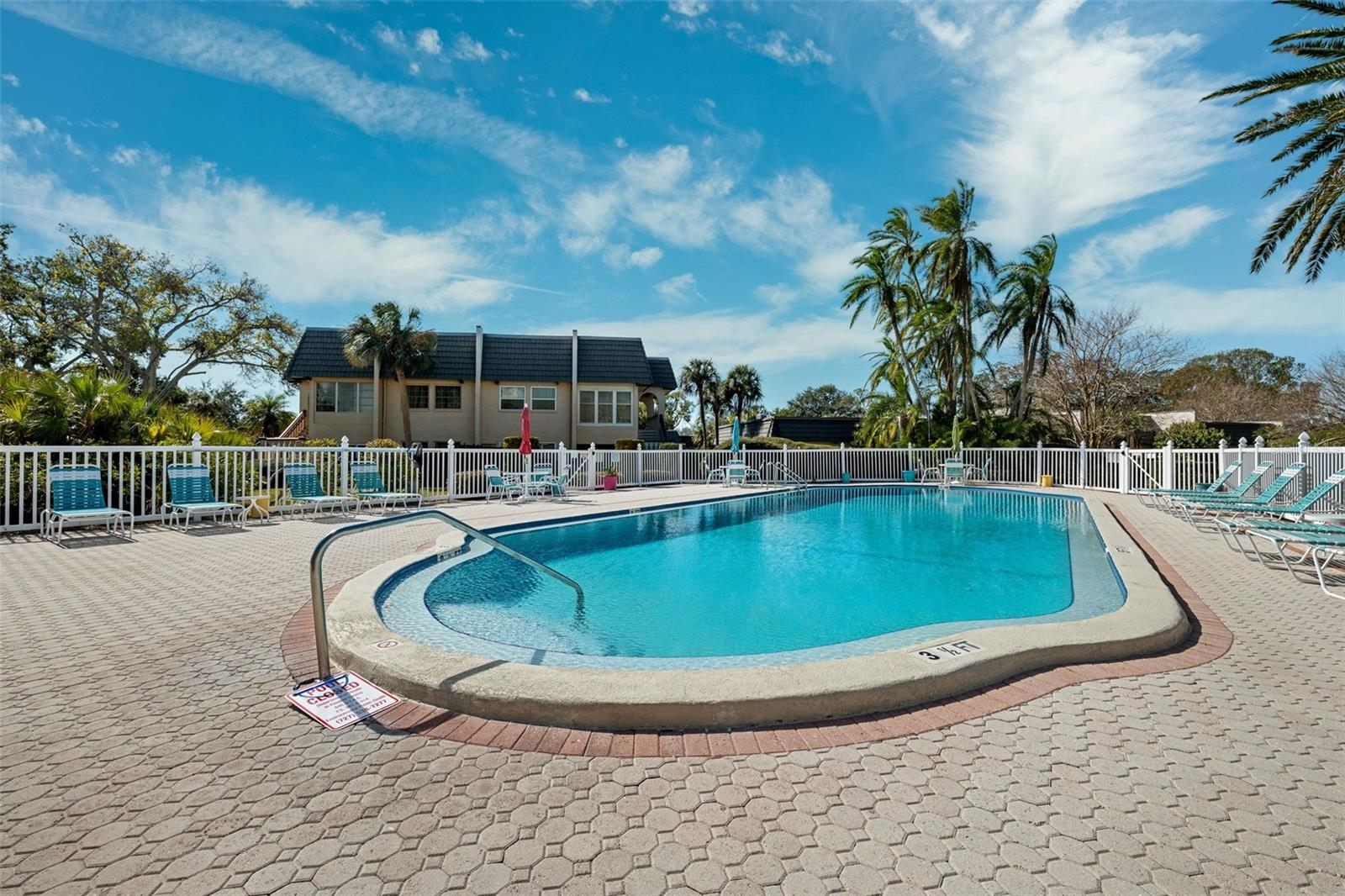 301 CORDOVA GRN, SEMINOLE, FL, 33777
