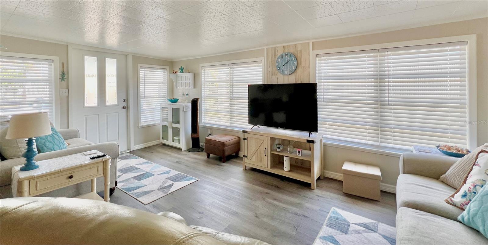 18675 US HIGHWAY 19 N #350, CLEARWATER, FL, 33764