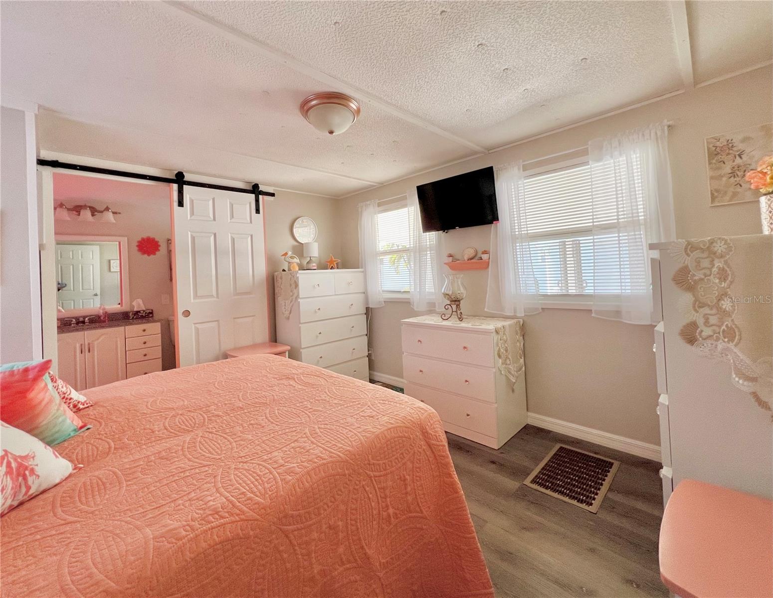 18675 US HIGHWAY 19 N #350, CLEARWATER, FL, 33764