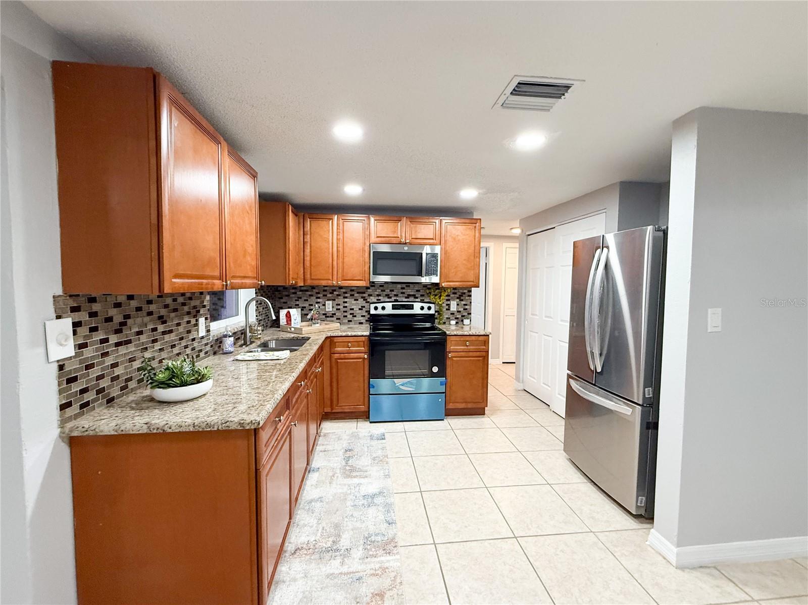 7325 IVANHOE DR, PORT RICHEY, FL, 34668