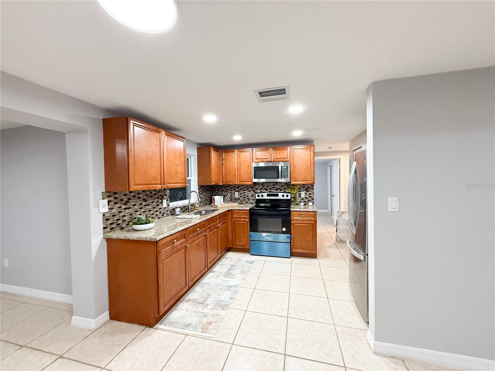 7325 IVANHOE DR, PORT RICHEY, FL, 34668