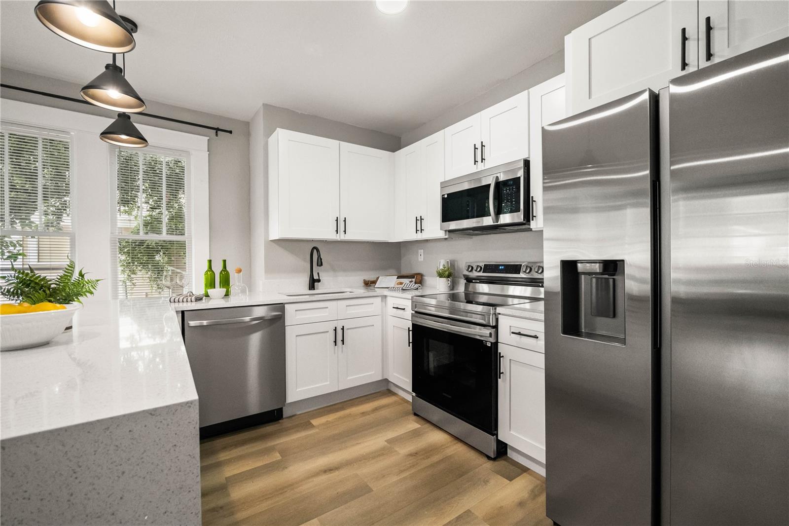 1010 E LAKE AVE, TAMPA, FL, 33605