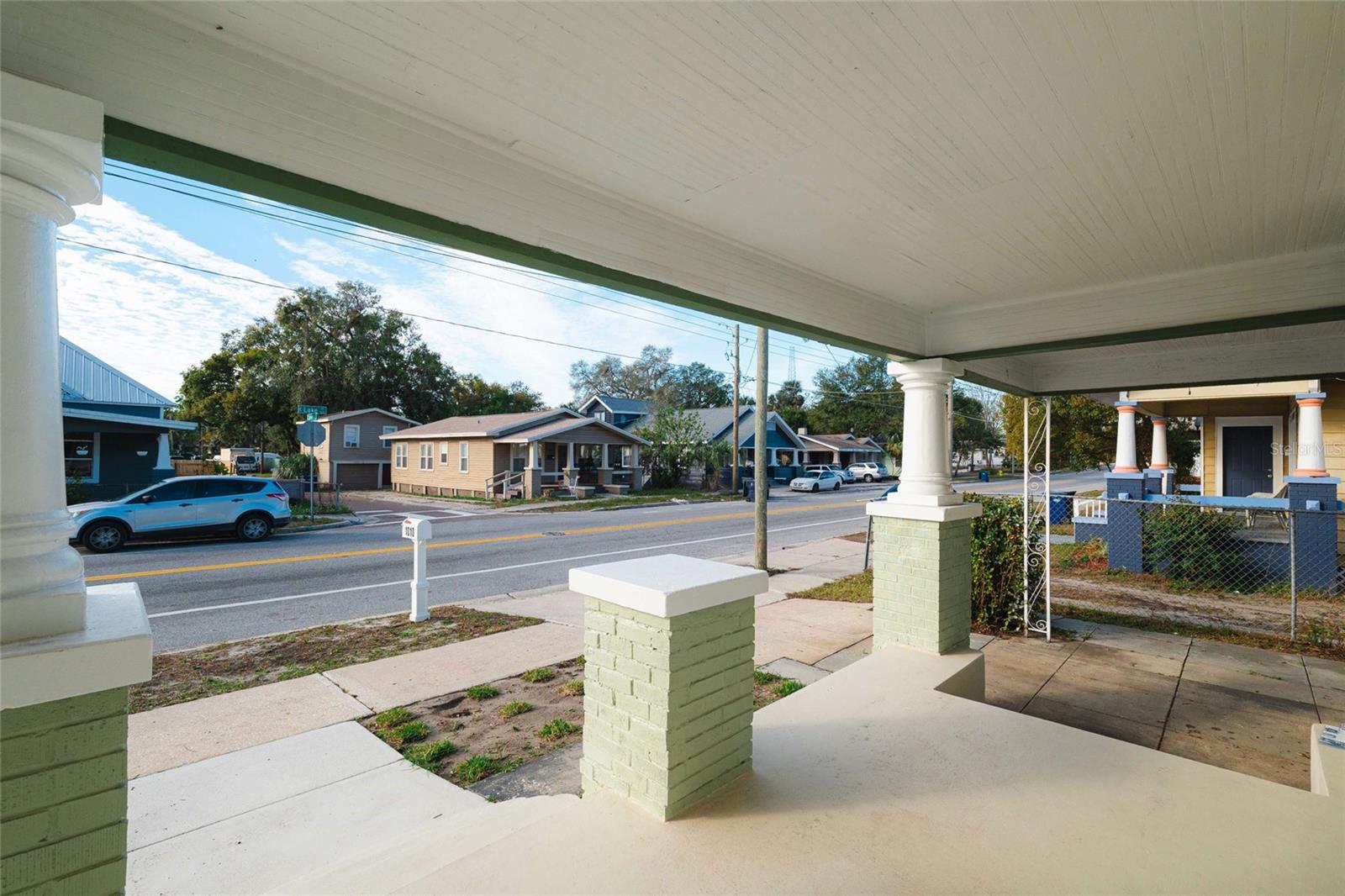 1010 E LAKE AVE, TAMPA, FL, 33605