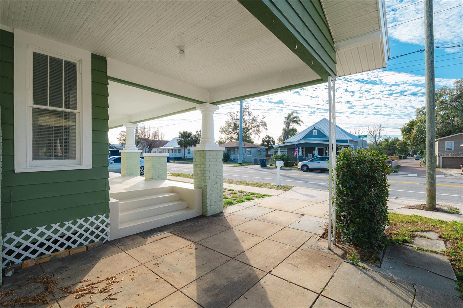 1010 E LAKE AVE, TAMPA, FL, 33605