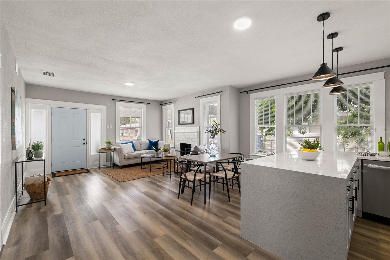 1010 E LAKE AVE, TAMPA, FL, 33605