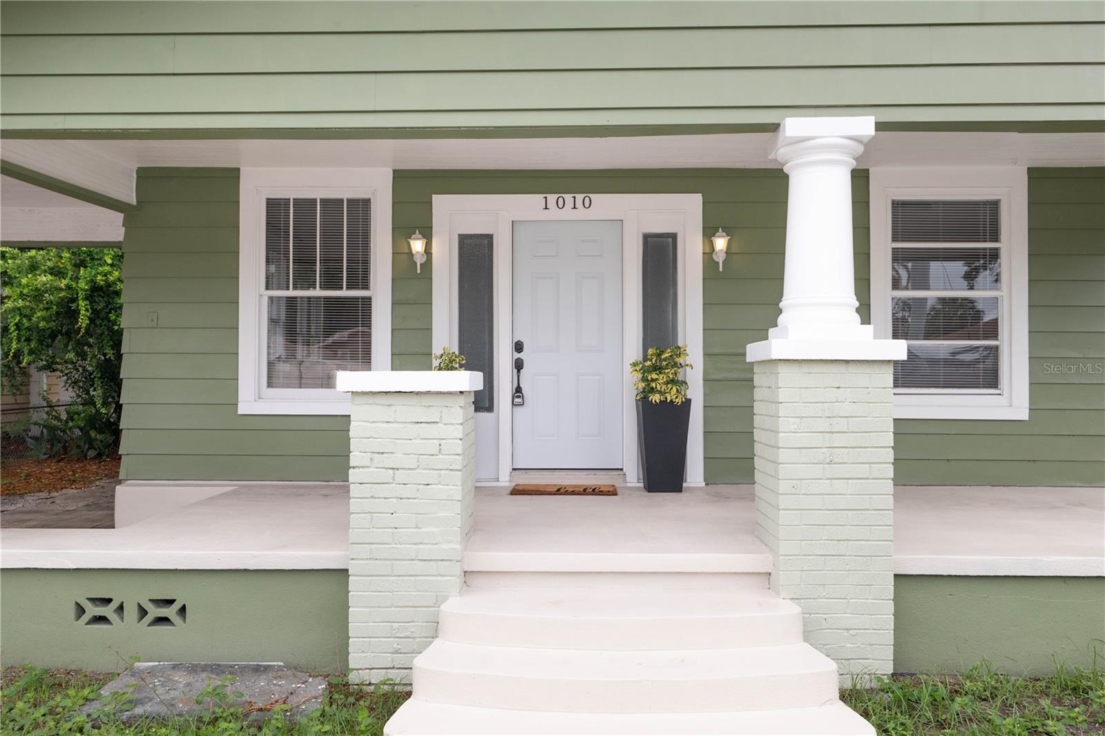 1010 E LAKE AVE, TAMPA, FL, 33605