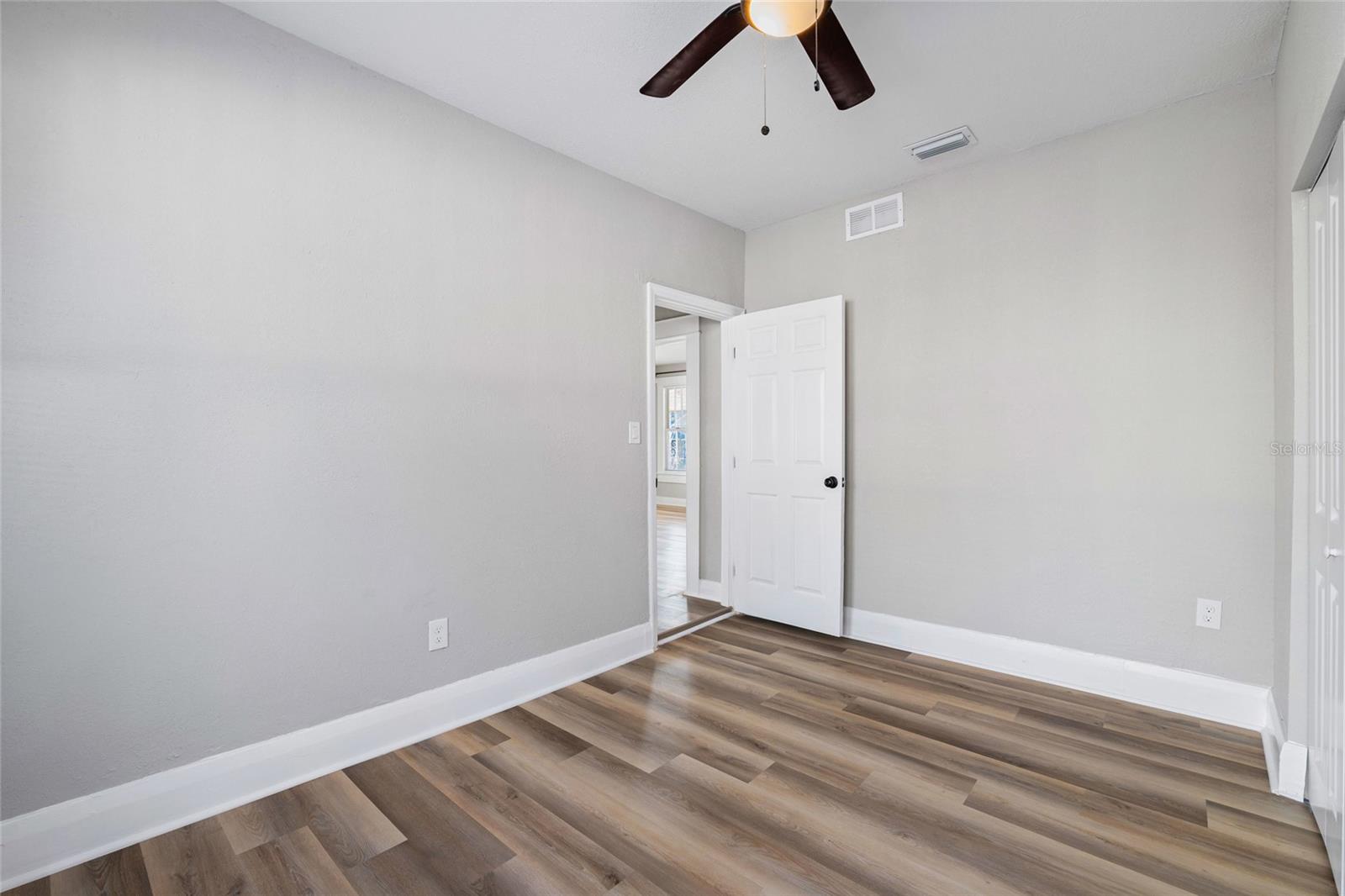 1010 E LAKE AVE, TAMPA, FL, 33605