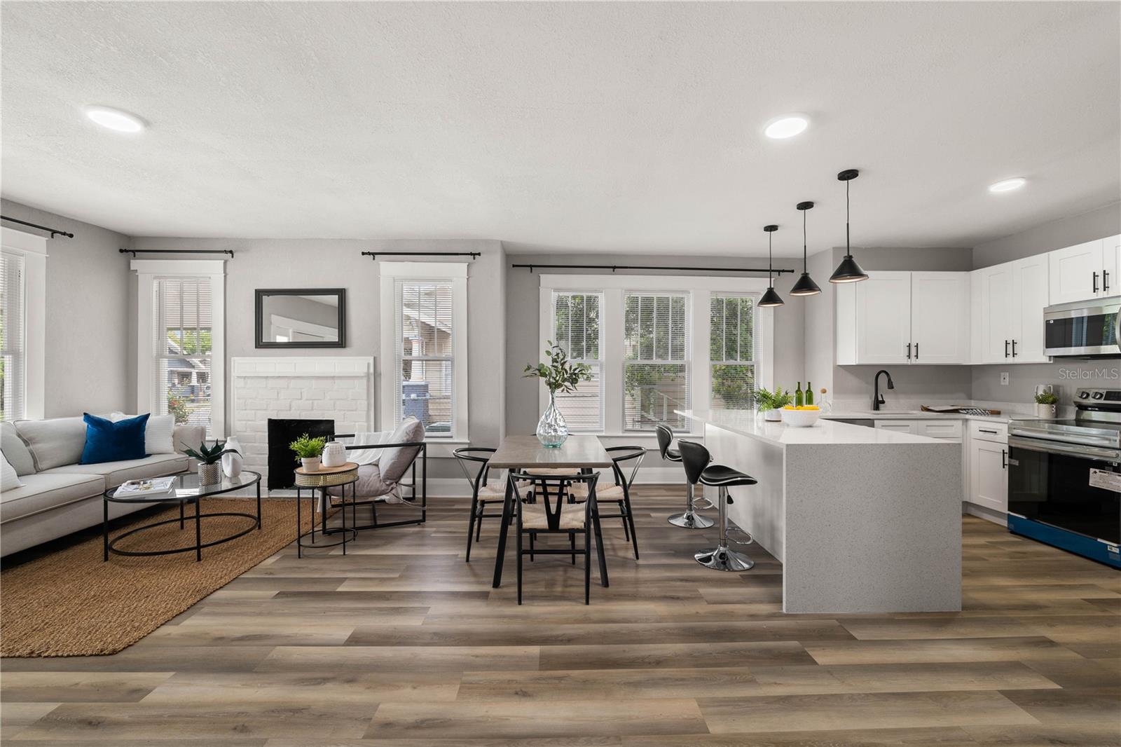 1010 E LAKE AVE, TAMPA, FL, 33605