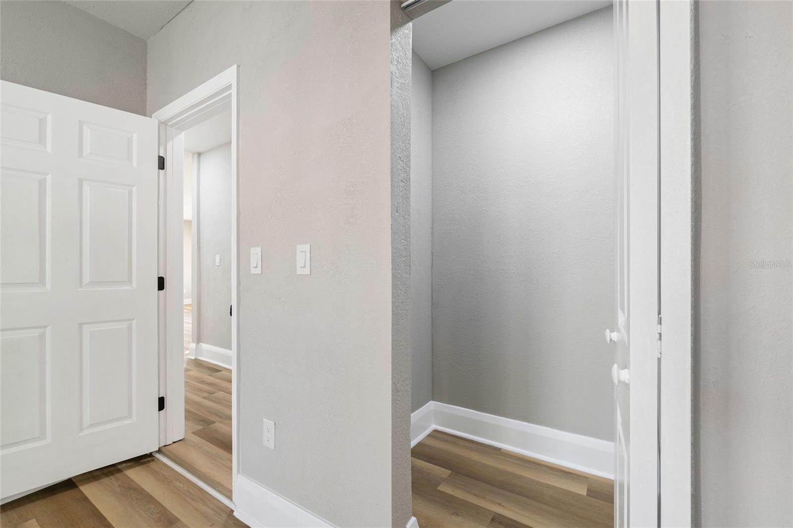 1010 E LAKE AVE, TAMPA, FL, 33605