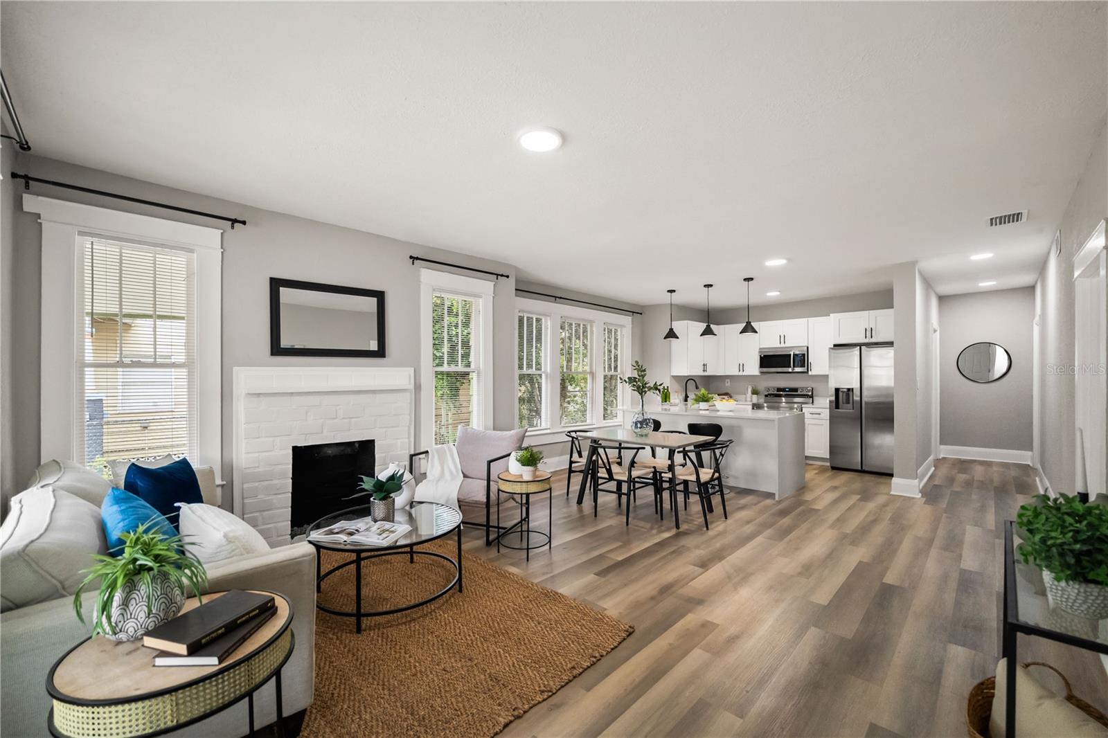 1010 E LAKE AVE, TAMPA, FL, 33605