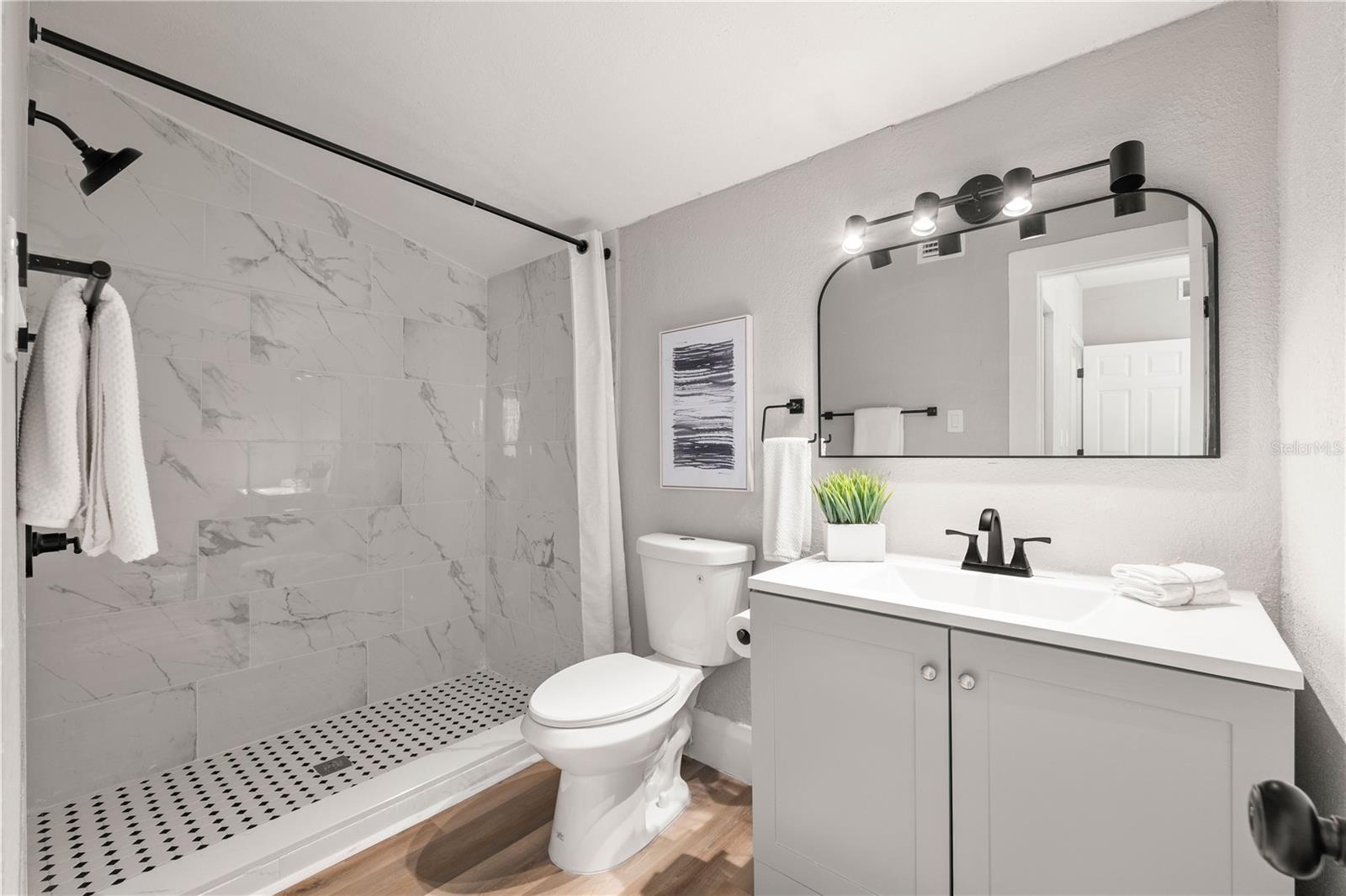 1010 E LAKE AVE, TAMPA, FL, 33605