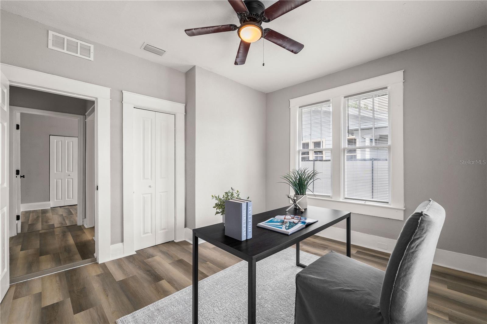 1010 E LAKE AVE, TAMPA, FL, 33605