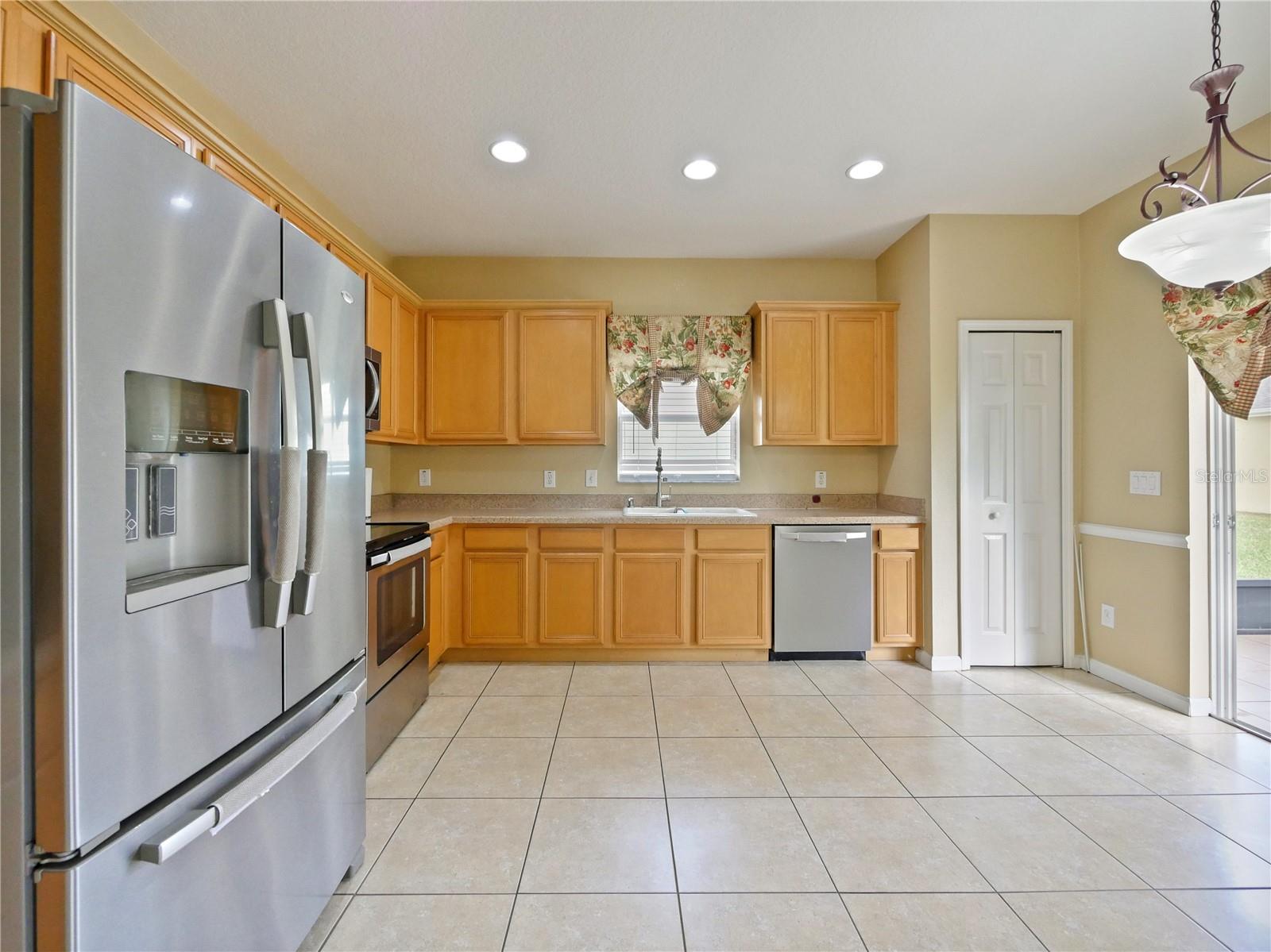337 FERN LAKE DR, ORLANDO, FL, 32825
