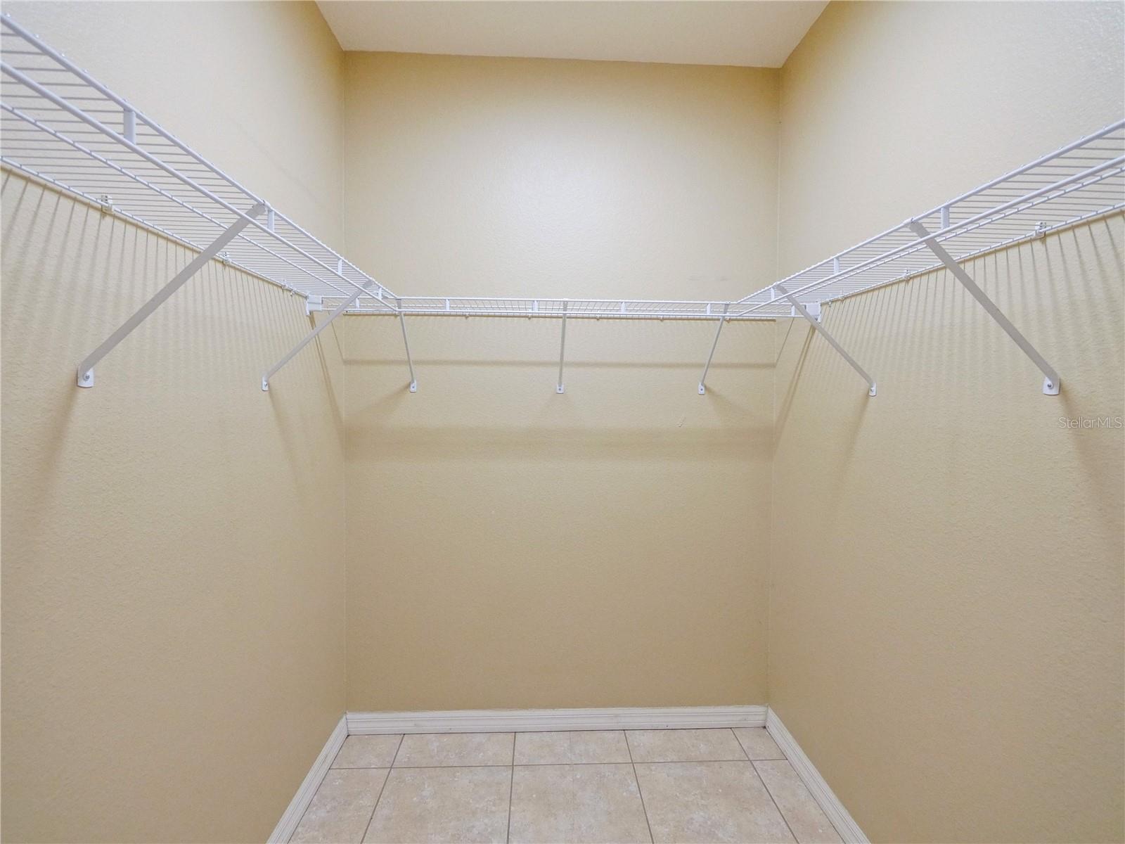 337 FERN LAKE DR, ORLANDO, FL, 32825