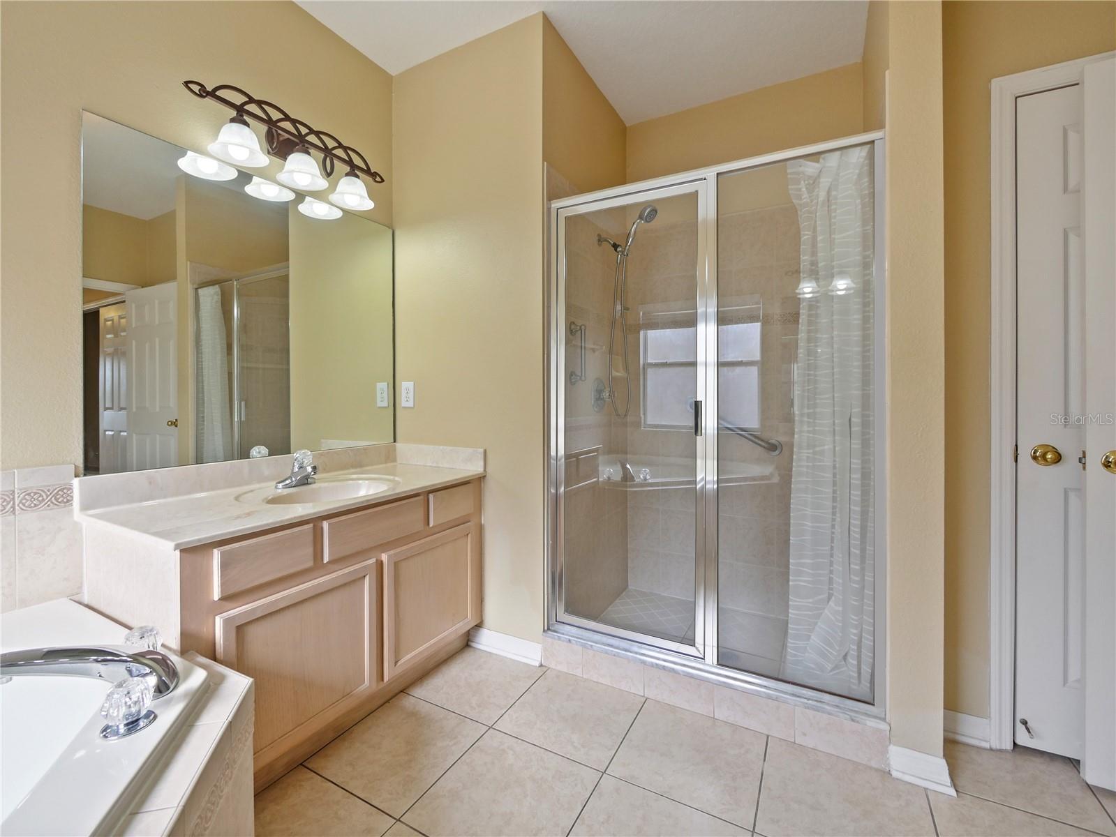 337 FERN LAKE DR, ORLANDO, FL, 32825