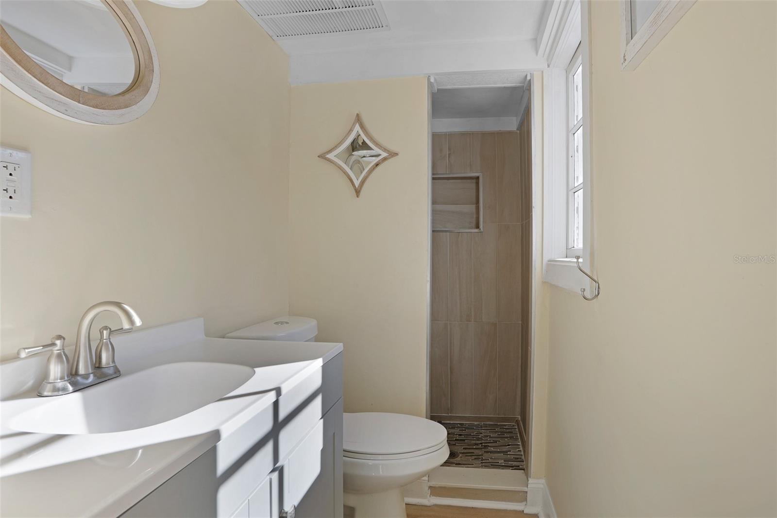 723 NE 9TH AVE, GAINESVILLE, FL, 32601