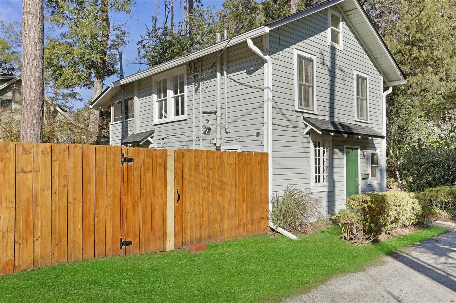 723 NE 9TH AVE, GAINESVILLE, FL, 32601